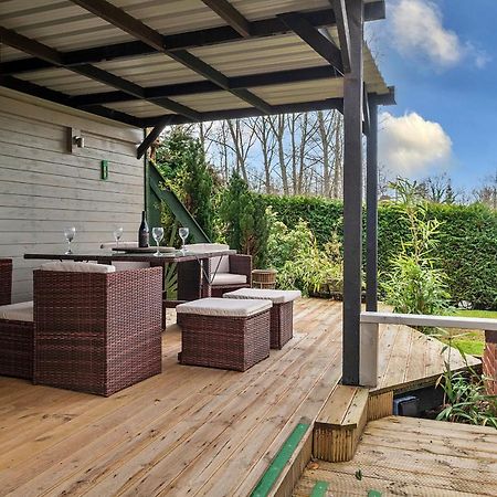 Finest Retreats - Garden Lodge クレイブン・アームス エクステリア 写真