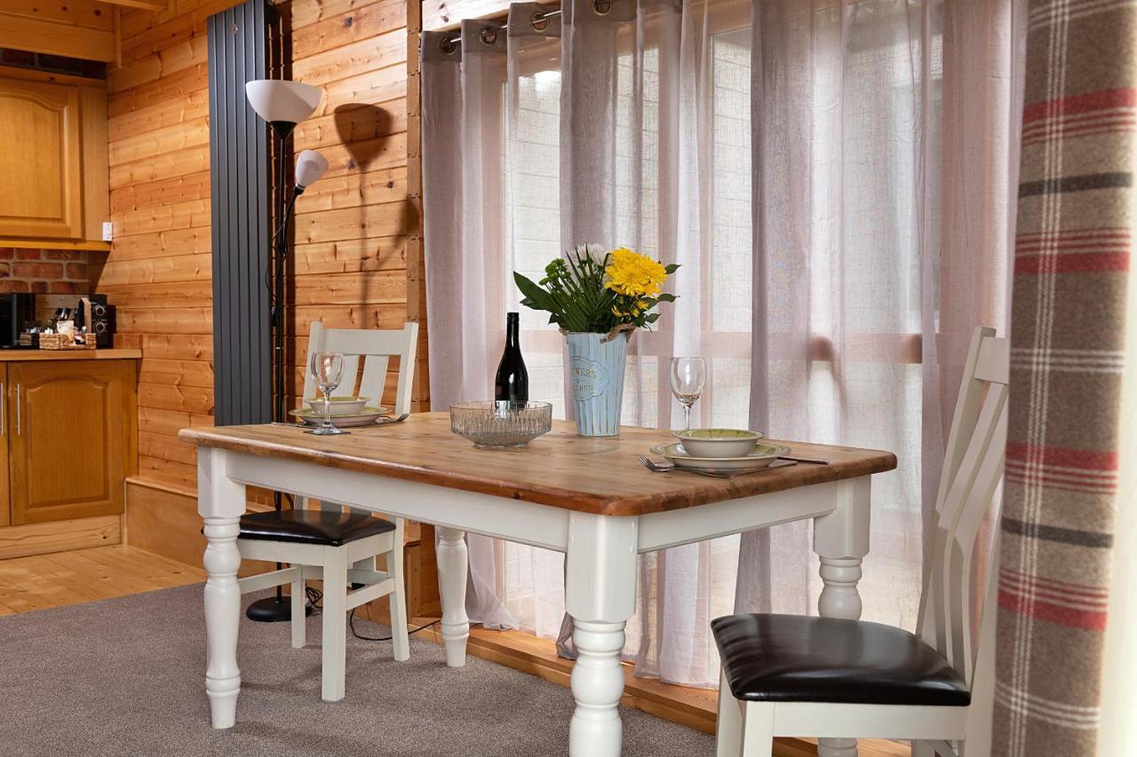Finest Retreats - Garden Lodge クレイブン・アームス エクステリア 写真